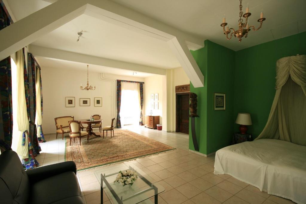 Schloss Hotel Wallhausen Wallhausen  Rum bild